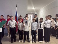 Обучающиеся 5 класса выступили на торжественной линейке 8 декабря с агитбригадой, посвященной Всемирному Дню борьбы со СПИДом