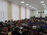 6 апреля, глава Дергачевского района принял участие  в публичных слушаниях по итогам исполнения бюджета за 2025 год. В обсуждении приняли участие 46 человек.