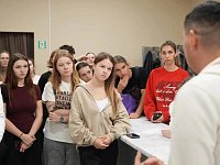 Юные артисты познакомились с закулисьем «Теремка»