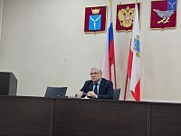 19 января, в зале заседаний администрации Дергачевского района состоялось постоянно действующее совещание под председательством главы района С.Н.Мурзакова.