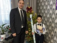 В преддверии Нового года руководитель аппарата администрации Дергачевского муниципального района Ирина Божко и исполняющий обязанности первого заместителя главы администрации Дмитрий Усенин приняли участие в благотворительной акции «Ёлка желаний».