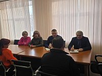7 февраля в администрации Дергачевского района прошел личный прием, посвященный поддержке участников специальной военной операции и их семей. На встрече присутствовали ключевые представители районной власти и надзорных органов.