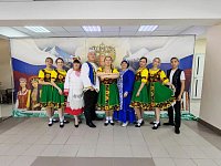 29 октября в г. Ершове прошёл зональный этап смотра‑конкурса профсоюзных агитбригад, посвящённый Году единства народов России. На одной сцене встретились коллективы из Озинского, Ершовского и Дергачёвского районов, которые показали, как по‑разному, но оди