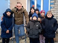 Обучающиеся МОУ "СОШ с.Демьяс" поздравили семьи участников СВО с Днём Героев Отечества.