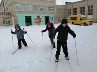 В дни зимних каникул, прошел спортивный праздник «Веселые старты» среди учащихся начальных классов.