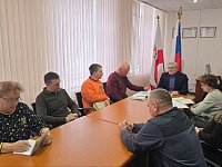 Состоялось совещание с представителями аграрного сектора Дергачёвского района. В мероприятии приняли участие сельхозпроизводители и и.о. начальника отдела сельского хозяйства Фугаров Алексей Викторович.