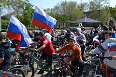 1 мая в р.п. Дергачи прошел Семейный велопробег посвященный празднику Весны и Труда.